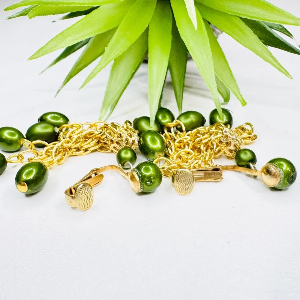 Vintage 60s Hong Kong Green Faux Pearl Gold Tone Tassel Chain Dangle Earrings